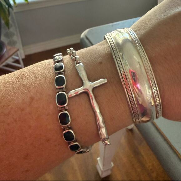 925 Sterling Silver Cuff Bracelet - Picture 5 of 12